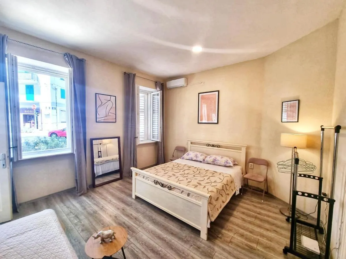 Dalmatian Apartment In The City Center Σπλιτ