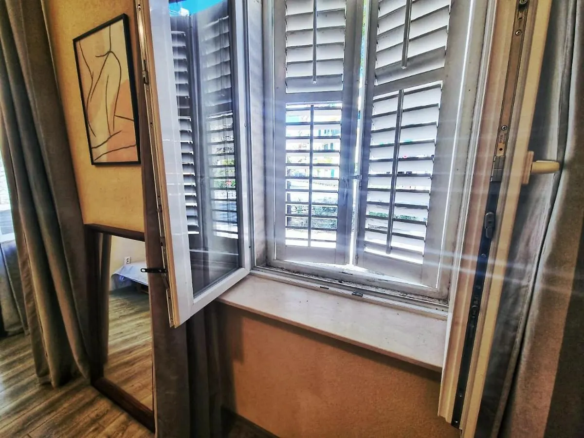 Dalmatian Apartment In The City Center Split